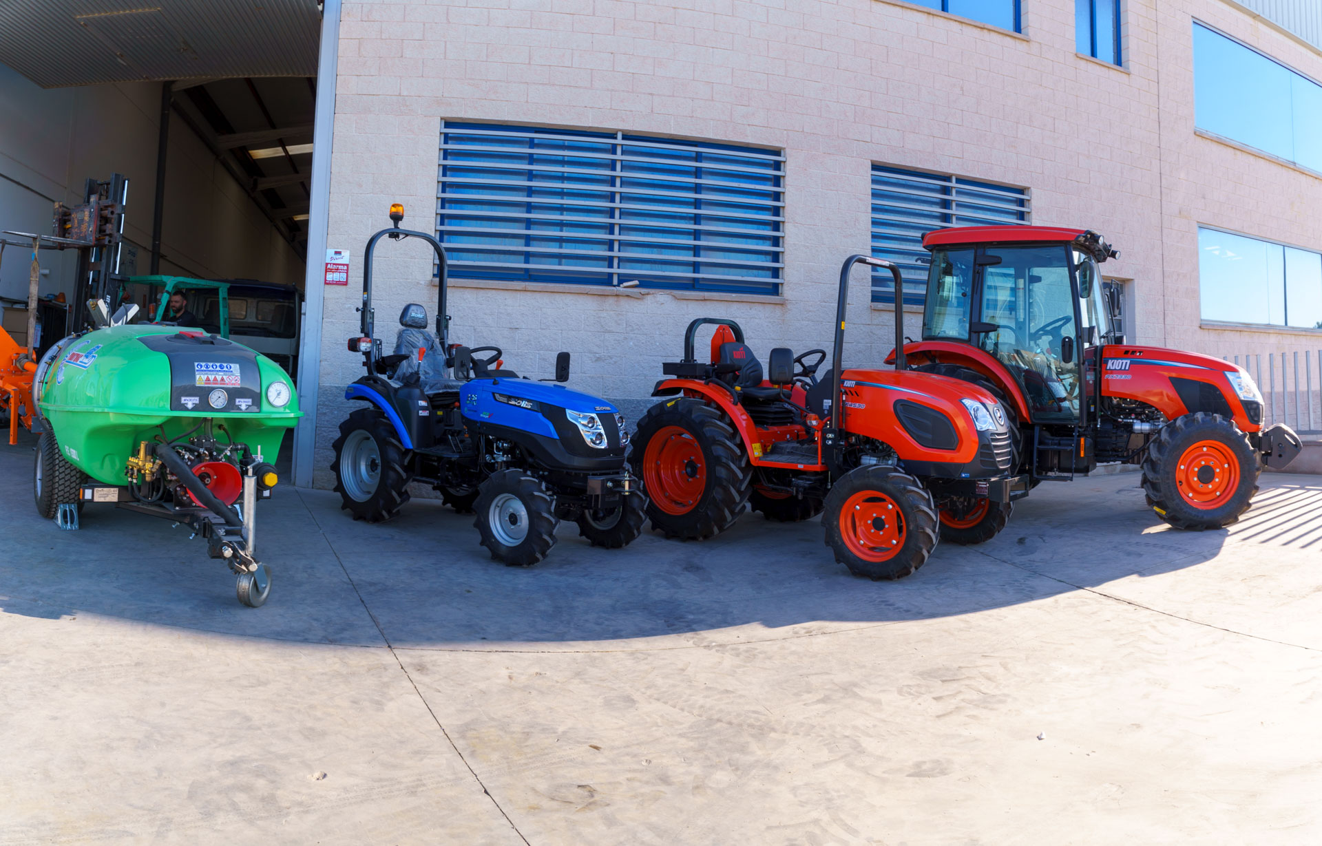 Taller oficial de tractores y maquinaria agrícola