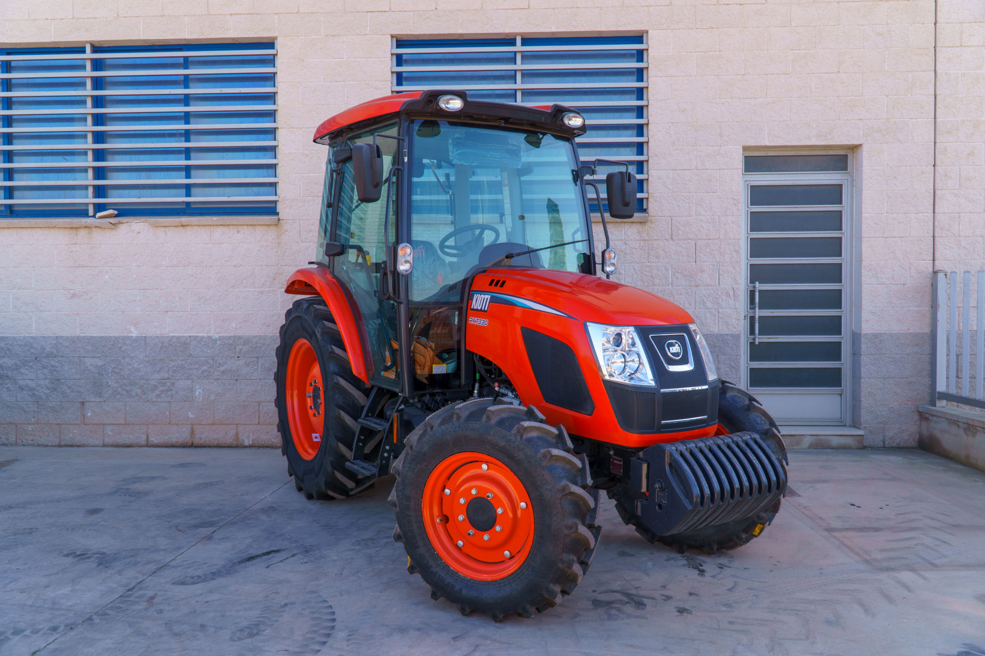 Taller oficial de tractores y maquinaria agrícola